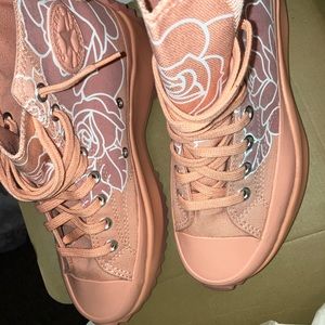 Converse size 8, Rose/Blush, Never worn.